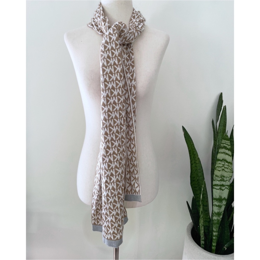 EUC MICHAEL Michael Kors Vertical Logo Pattern Long white / Beige / Brown Scarf